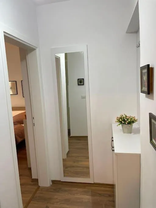 Apartment Central City Aden'S House Tirana